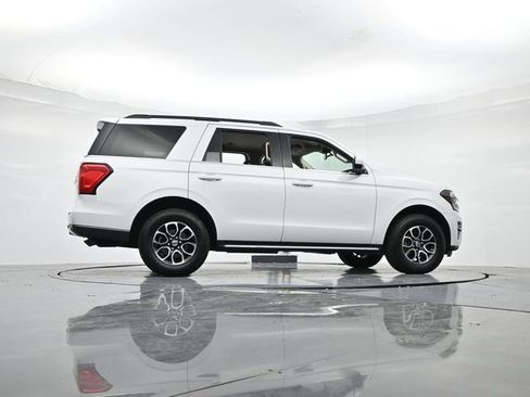 Certified 2022 Ford Expedition XLT image 39