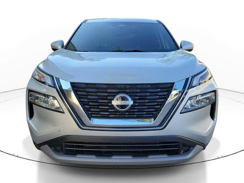 Certified 2023 Nissan Rogue SV FWD image 2