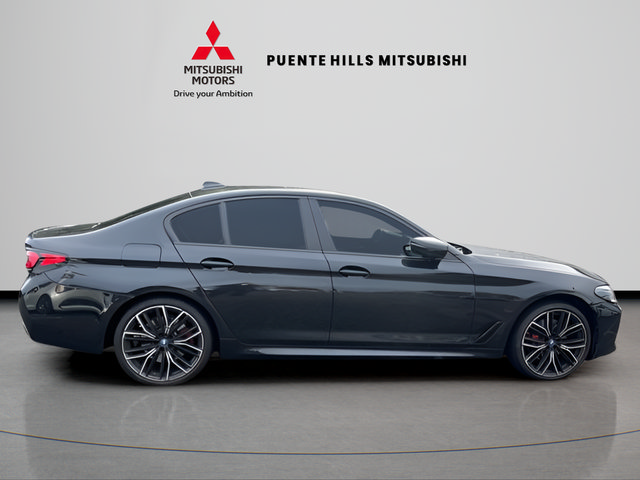 Used 2023 BMW 530e w/ M Sport Package RWD image 3