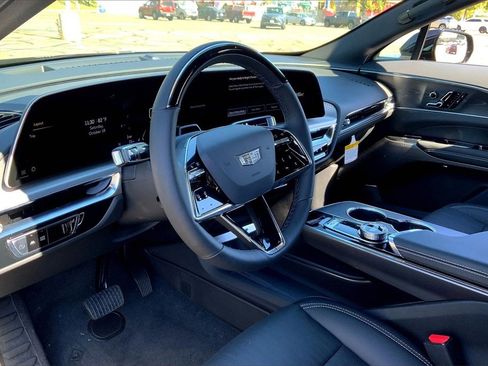 New 2026 Cadillac Lyriq Luxury image 9