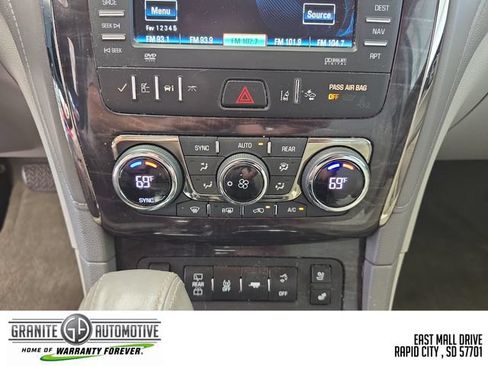 Used 2017 Buick Enclave Premium w/ Experience Buick Package FWD image 18