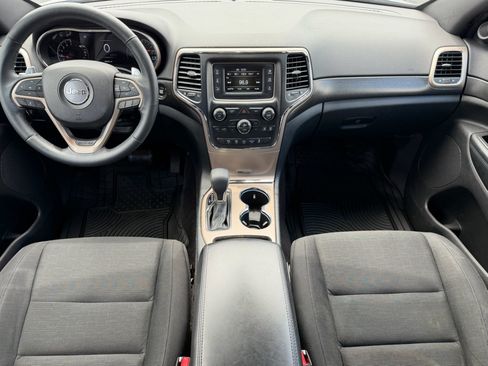 Used 2017 Jeep Grand Cherokee Laredo RWD image 16