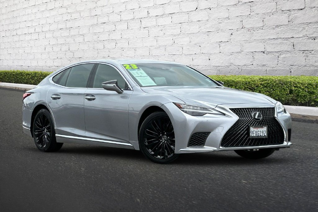 Used 2023 Lexus LS 500 w/ Accessory Package (Z1) RWD image 2