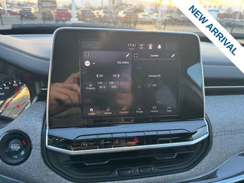 Used 2025 Jeep Compass Sport image 24