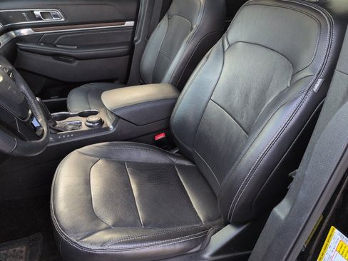 Used 2018 Ford Explorer Limited w/ Equipment Group 301A image 9