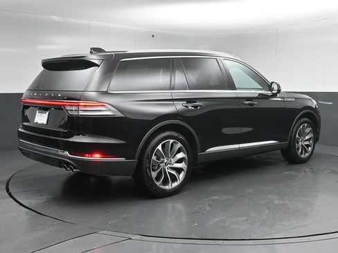 Certified 2025 Lincoln Aviator Reserve w/ Illumination Package AWD/4WD image 7