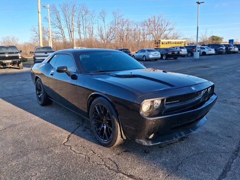 Used 2009 Dodge Challenger R/T image 3