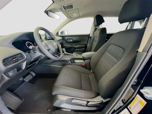 New 2026 Honda HR-V LX image 5
