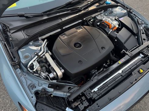 Used 2024 Volvo S60 T8 Ultimate image 31