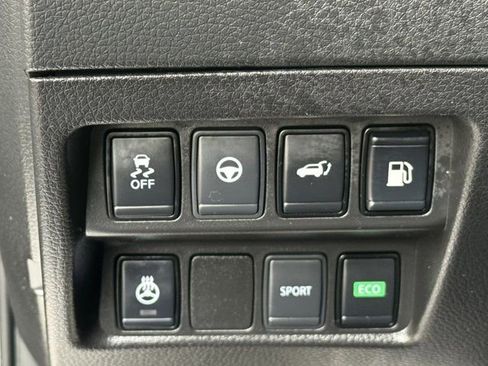 Used 2019 Nissan Rogue SV w/ Premium Package image 23