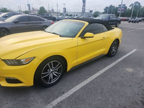Used 2016 Ford Mustang Premium RWD image 10