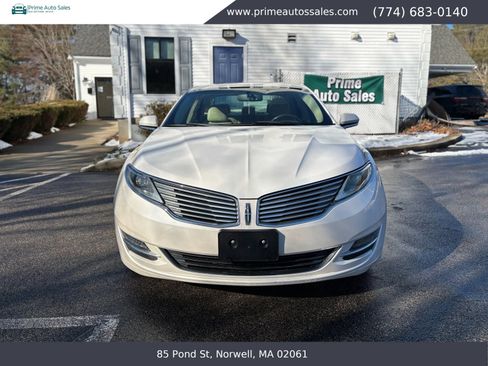 Used 2013 Lincoln MKZ AWD image 2