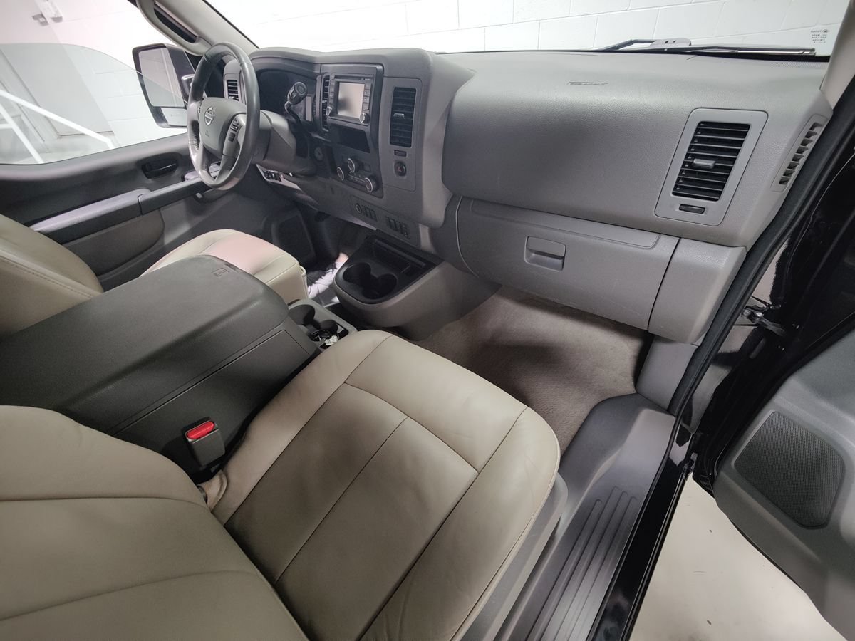 Used 2015 Nissan NV 3500 SL w/ Technology Package RWD image 11