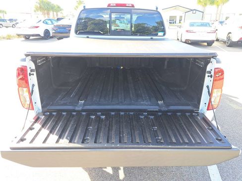 Used 2020 Nissan Frontier SV image 6