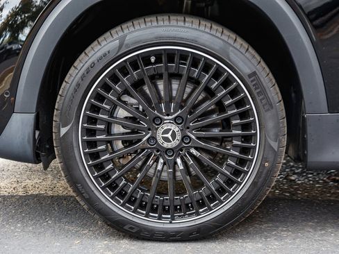 Used 2024 Mercedes-Benz EQB 300 4MATIC image 9