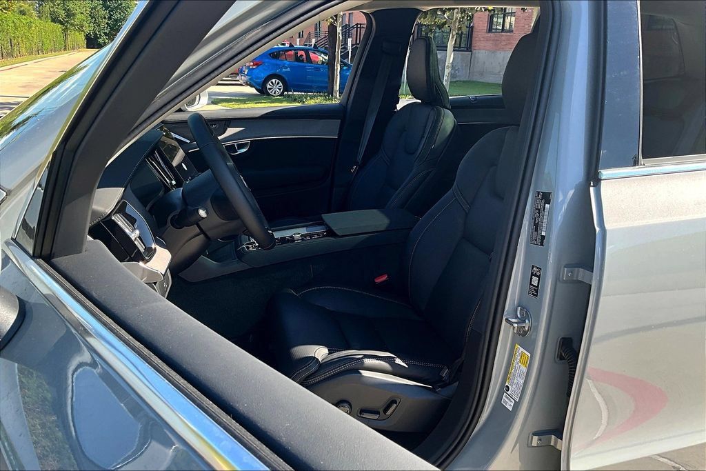 New 2026 Volvo XC90 B5 Ultra w/ Protection Package Premier AWD/4WD image 21