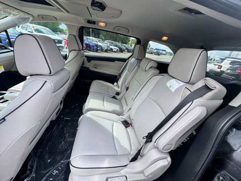 New 2026 Honda Odyssey Touring image 11