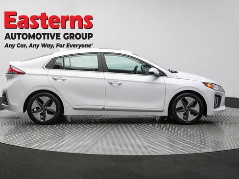 Used 2022 Hyundai Ioniq Limited image 4