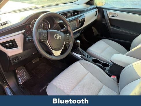 Used 2015 Toyota Corolla LE image 4