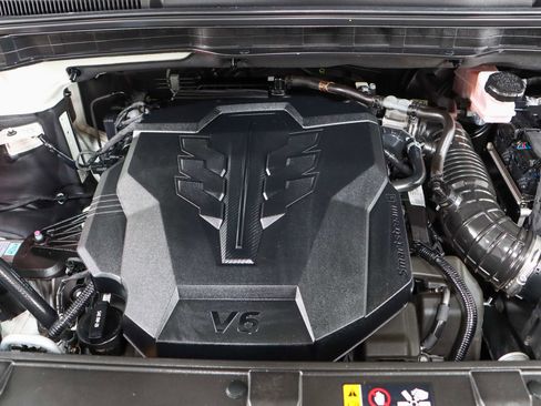 Used 2023 Kia Carnival LX image 31