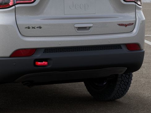 New 2026 Jeep Compass Trailhawk w/ Sun, Sound & Navigation Group AWD/4WD image 25