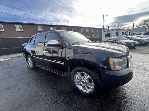 Used 2009 Chevrolet Avalanche LTZ AWD/4WD image 21