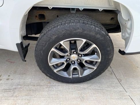 Used 2024 Chevrolet Silverado 1500 LT image 13