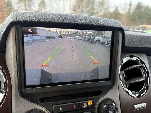 Used 2016 Ford F250 Lariat w/ Lariat Interior Package image 36