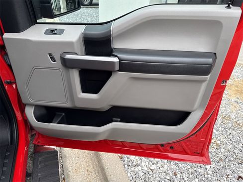 Used 2020 Ford F150 XLT image 39