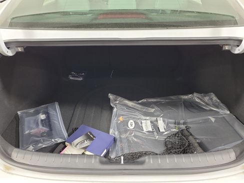 New 2025 Hyundai Elantra Limited image 36