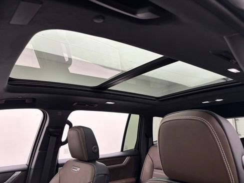 New 2026 GMC Acadia Denali Ultimate w/ LPO, Floor Liner Package AWD/4WD image 5