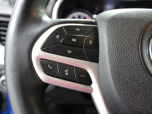 Used 2018 Jeep Cherokee Trailhawk w/ Comfort/Convenience Group AWD/4WD image 10