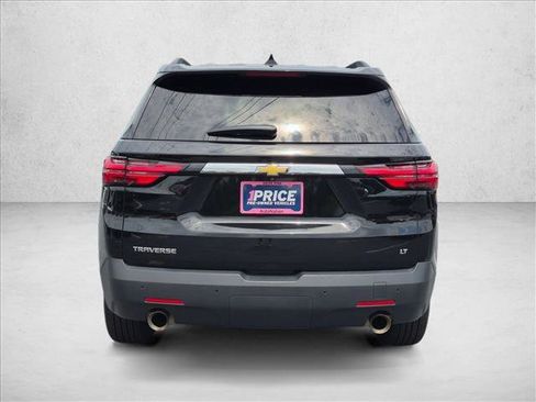 Used 2022 Chevrolet Traverse LT FWD image 7