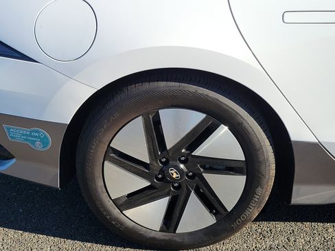 Certified 2025 Hyundai Ioniq 6 SE image 5