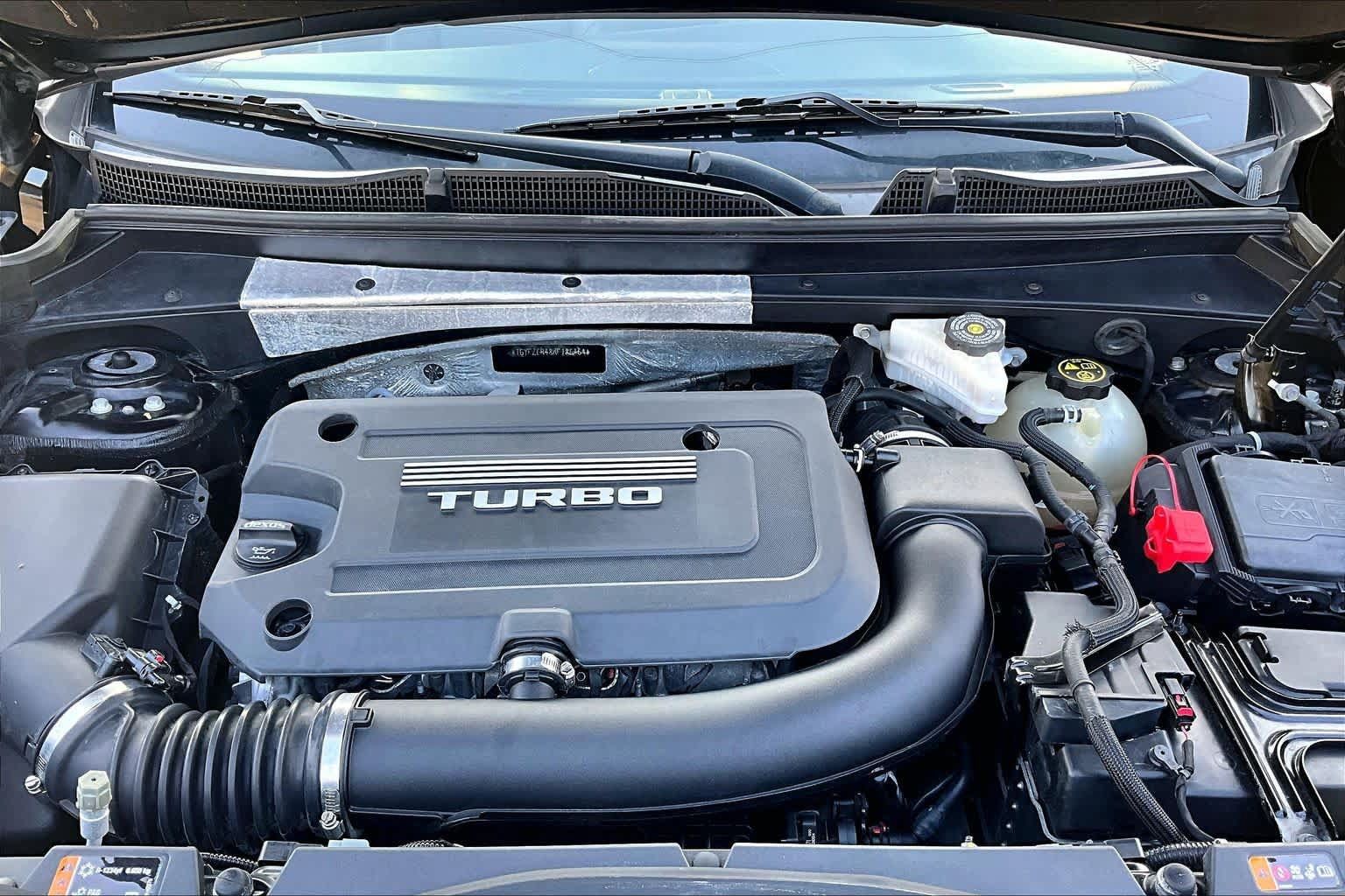 Used 2019 Cadillac XT4 Sport w/ Cold Weather Package FWD image 29