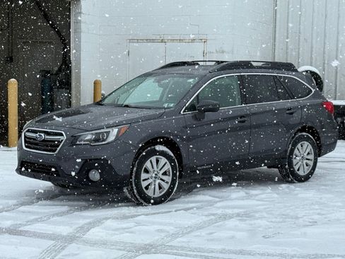 Used 2019 Subaru Outback 2.5i Premium image 2