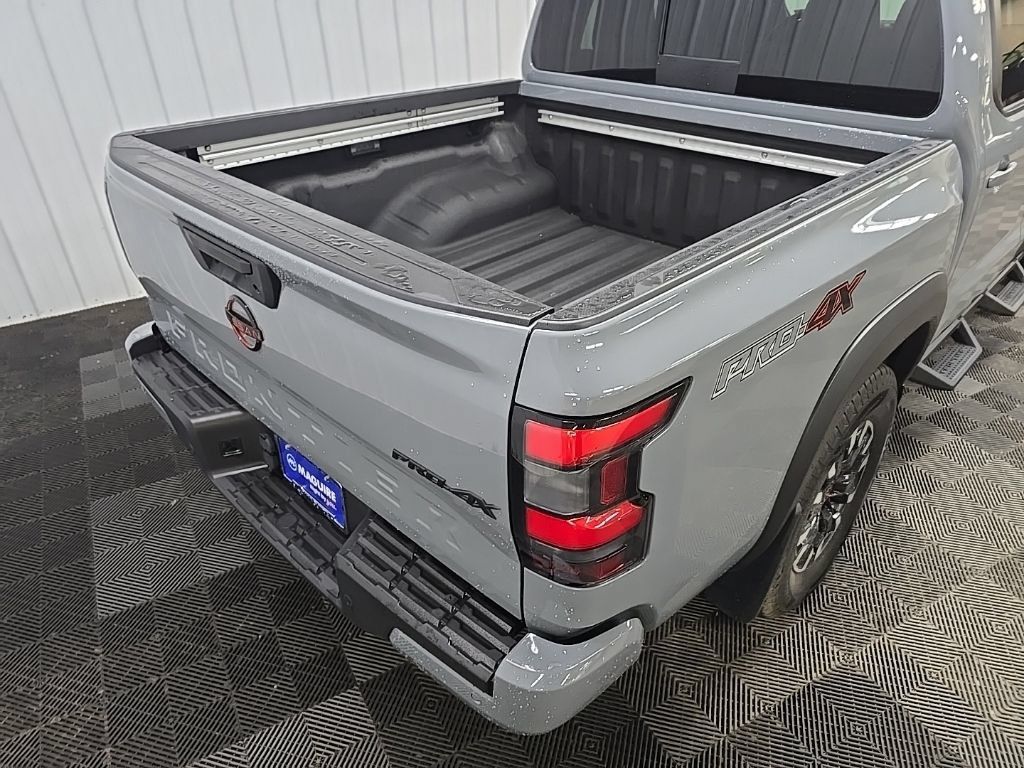 Used 2023 Nissan Frontier PRO-4X w/ Pro Convenience Package AWD/4WD image 12