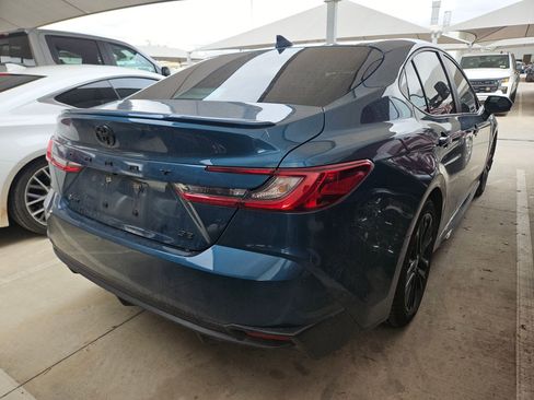 Used 2025 Toyota Camry SE w/ Convenience Package image 2