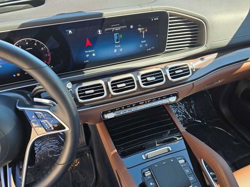 Used 2026 Mercedes-Benz GLS 450 4MATIC image 30