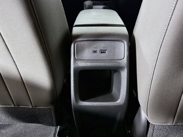 Used 2025 Chevrolet Trax ACTIV FWD image 29