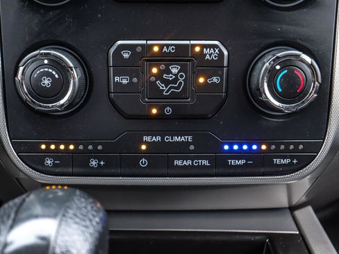 Used 2017 Ford Expedition EL XLT image 9