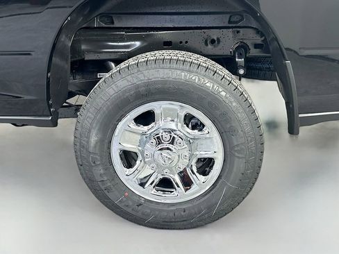 New 2026 RAM 2500 Tradesman AWD/4WD image 17