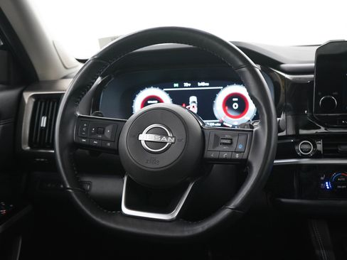 Used 2024 Nissan Pathfinder Platinum AWD/4WD image 19