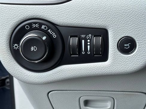 Used 2019 Jeep Cherokee Limited AWD/4WD image 22
