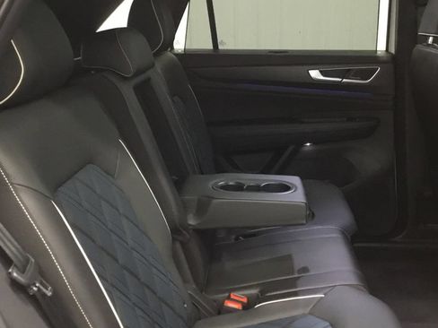 Used 2024 Volkswagen Atlas Cross Sport SEL Premium R-Line AWD/4WD image 47