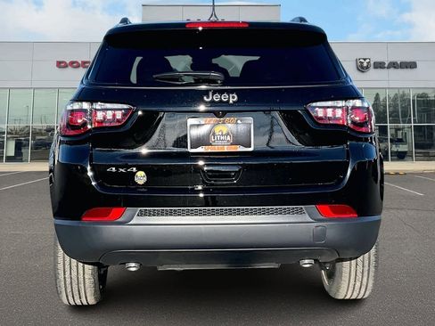 New 2026 Jeep Compass Latitude image 5