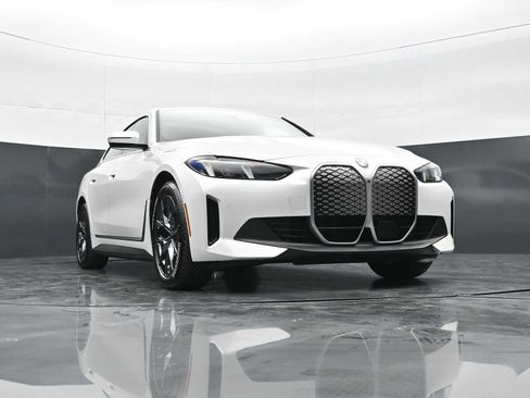 New 2026 BMW i4 eDrive40 w/ Premium Package RWD image 27