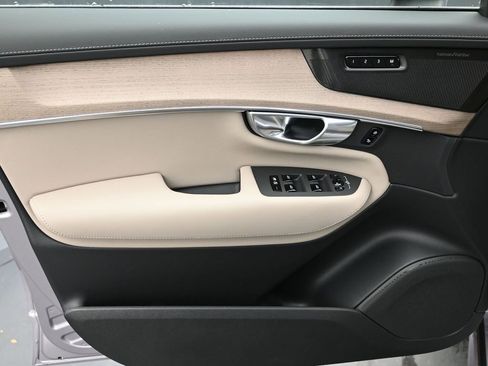 New 2026 Volvo XC90 B6 Plus w/ Protection Package Premier AWD/4WD image 5
