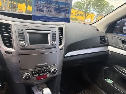 Used 2014 Subaru Outback 2.5i Premium AWD/4WD image 6