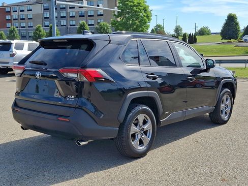 Used 2025 Toyota RAV4 XLE AWD/4WD image 6
